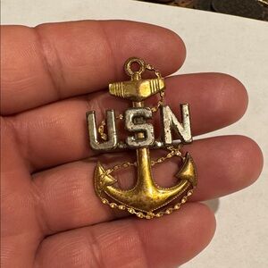 Korean War USN Chief Collar Pin Back Sterling Vanguard 154